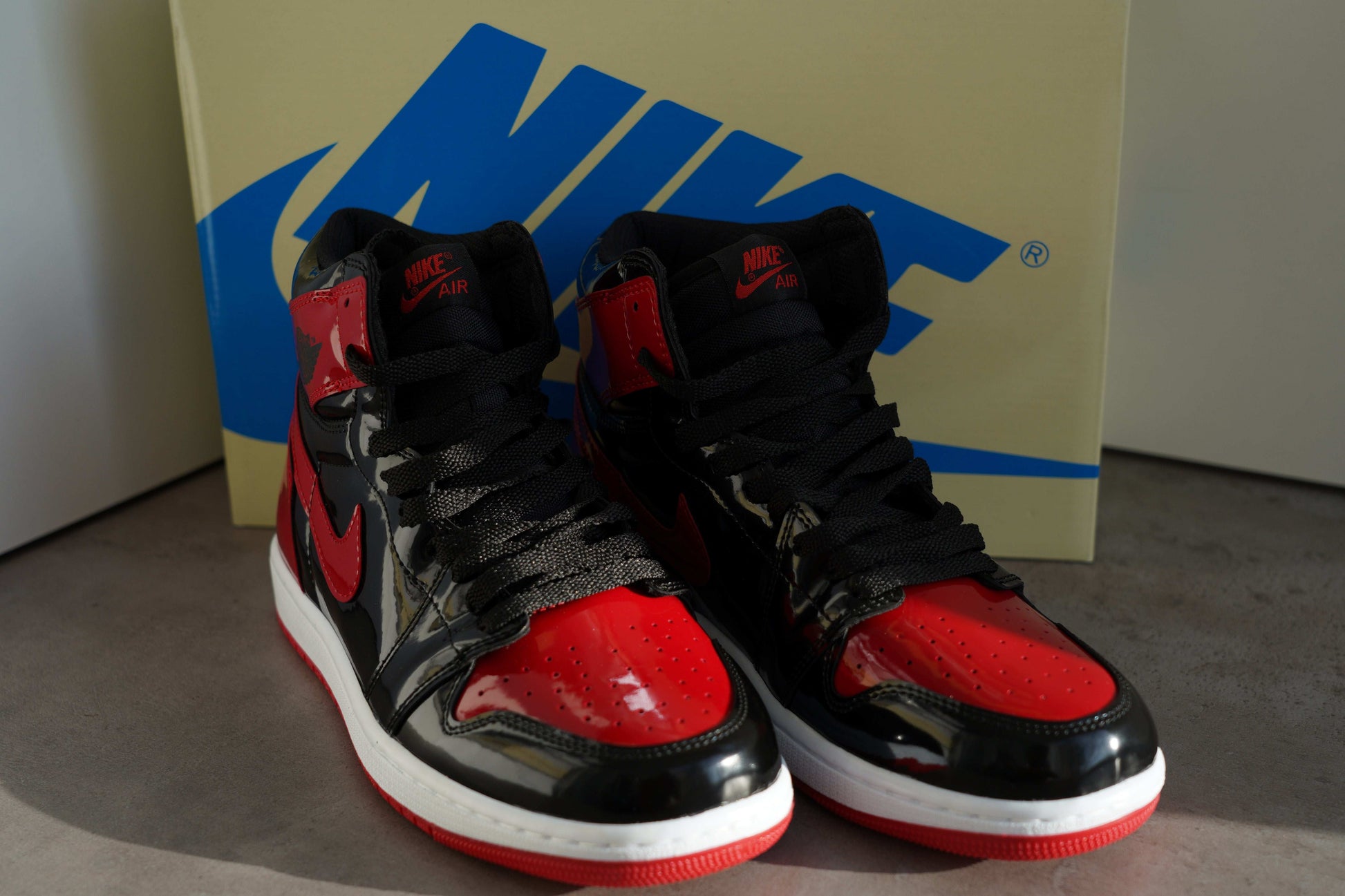 Adidasi Jordan 1 Bred Patent
