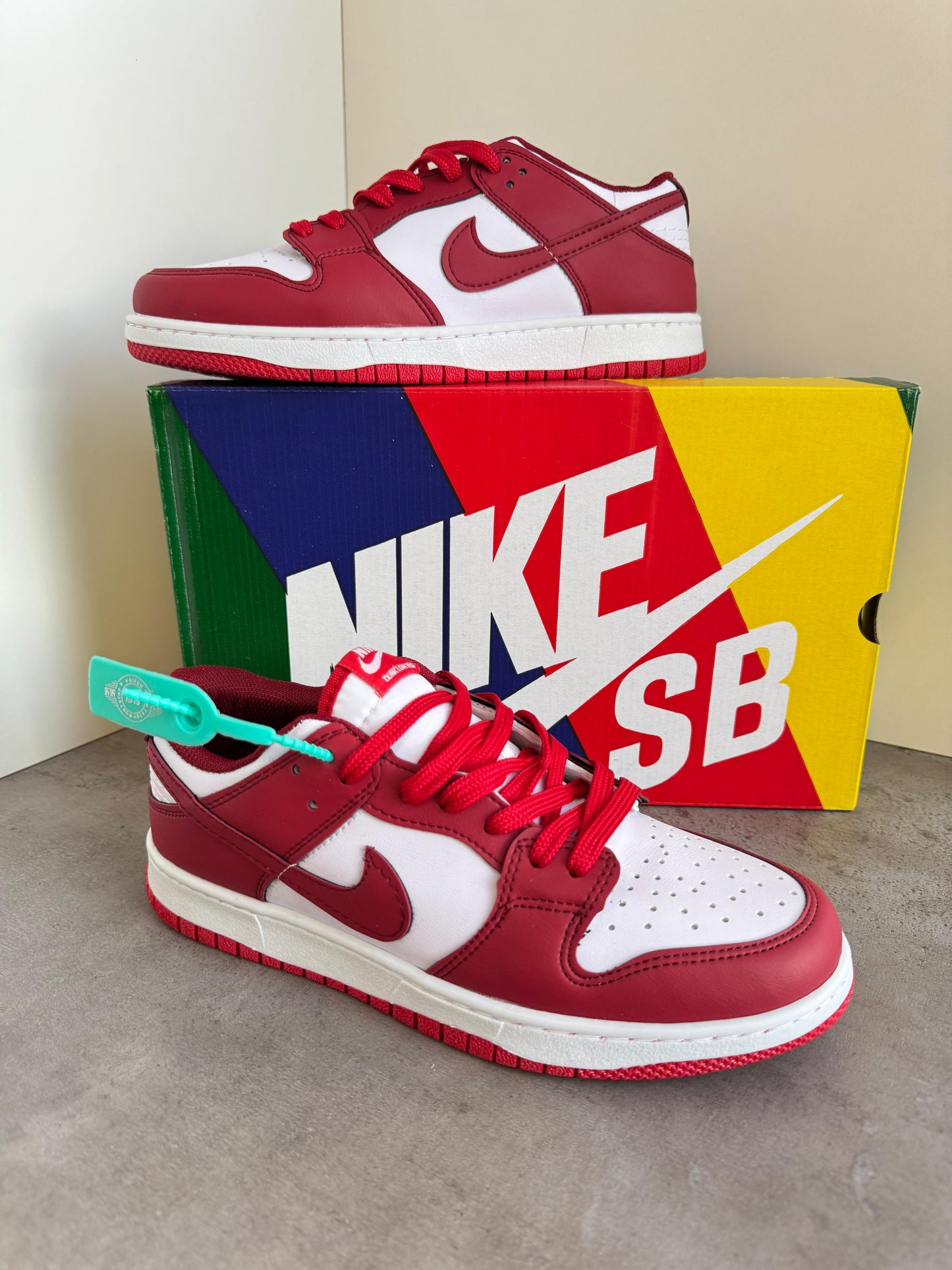 Nike Dunk Rosu-Alb