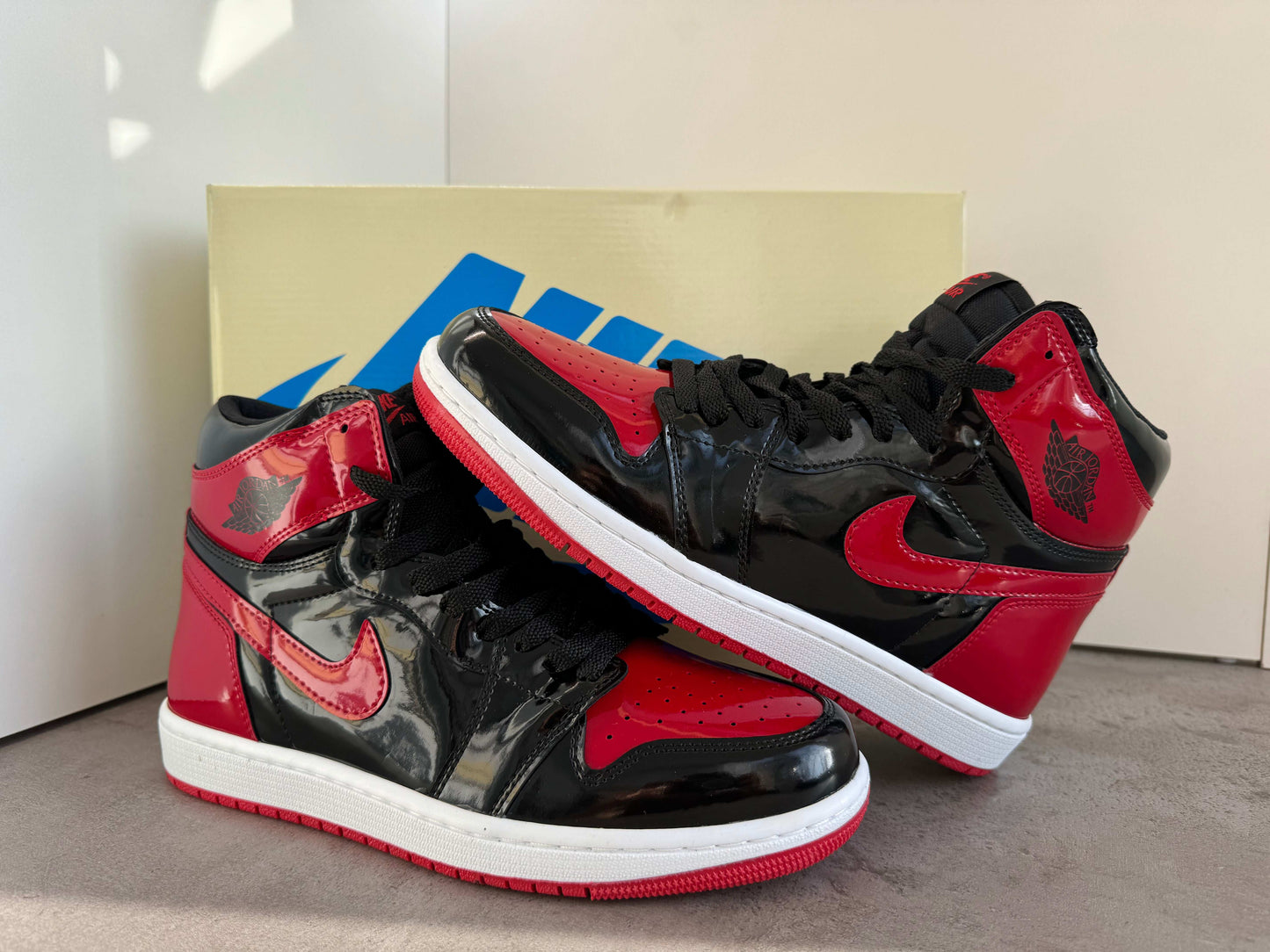 Adidasi Jordan 1 Bred Patent