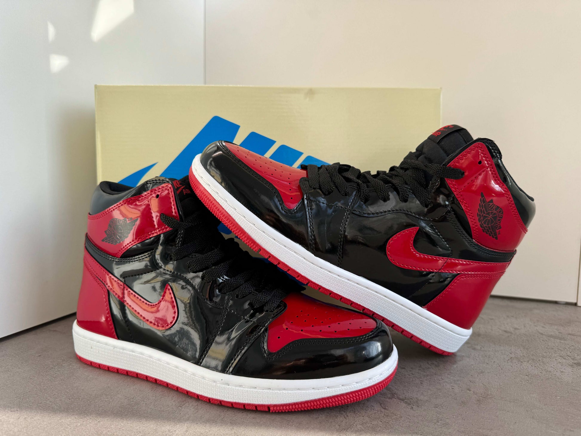 Adidasi Jordan 1 Bred Patent