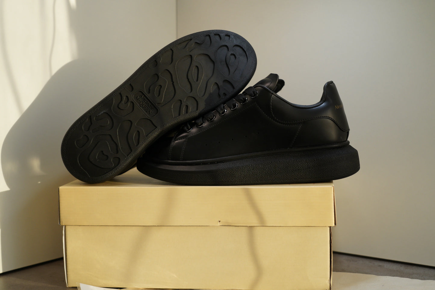 Adidasi Alexander McQueen NEGRU - FULLBOX