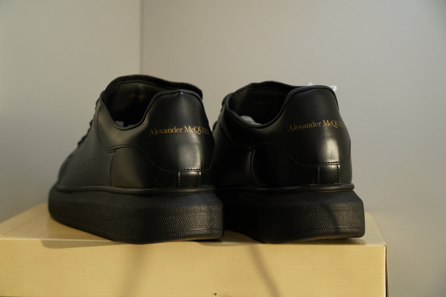 Adidasi Alexander McQueen NEGRU - FULLBOX