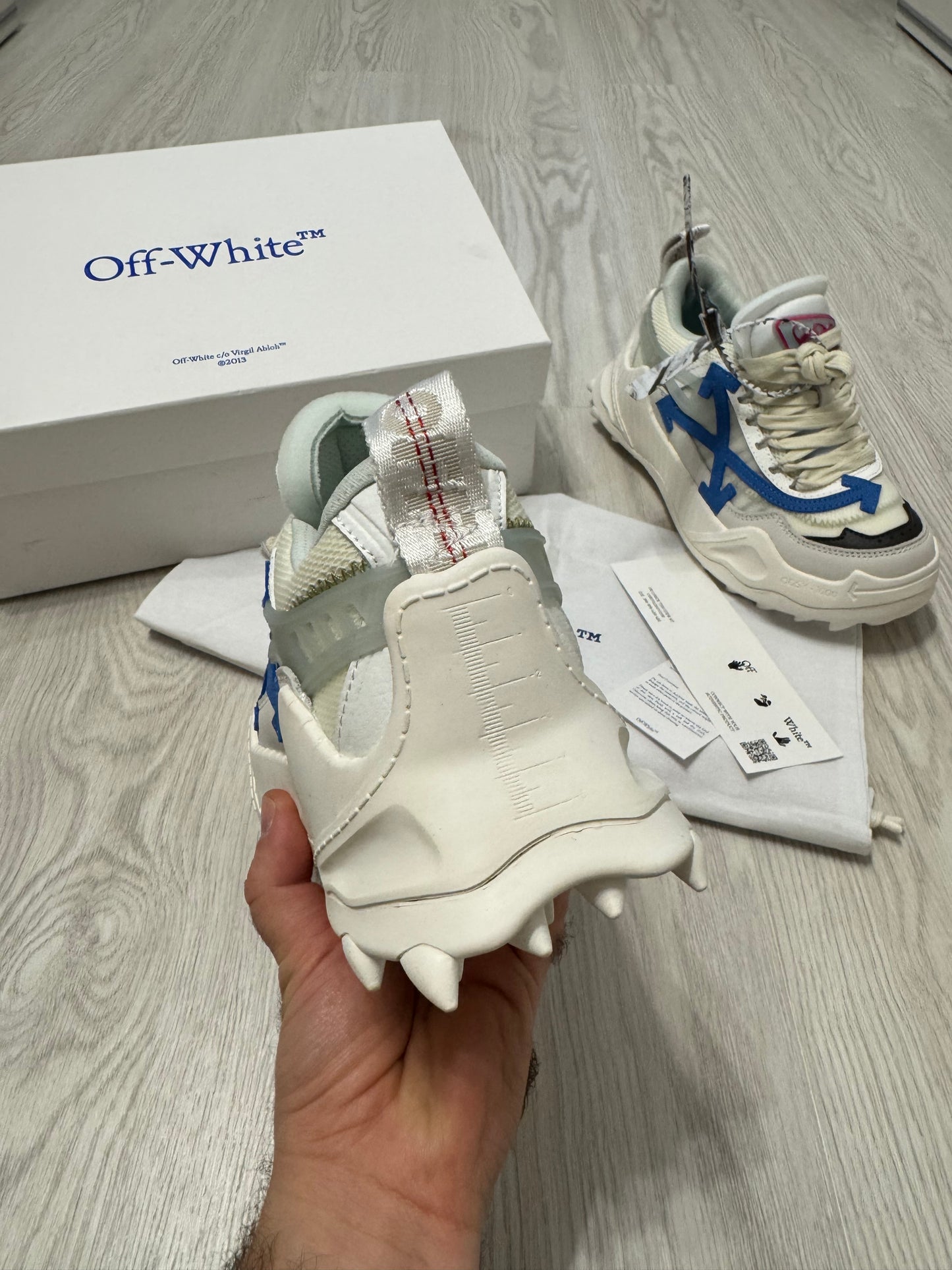 OFF WHITE, Odsy 1000 / White