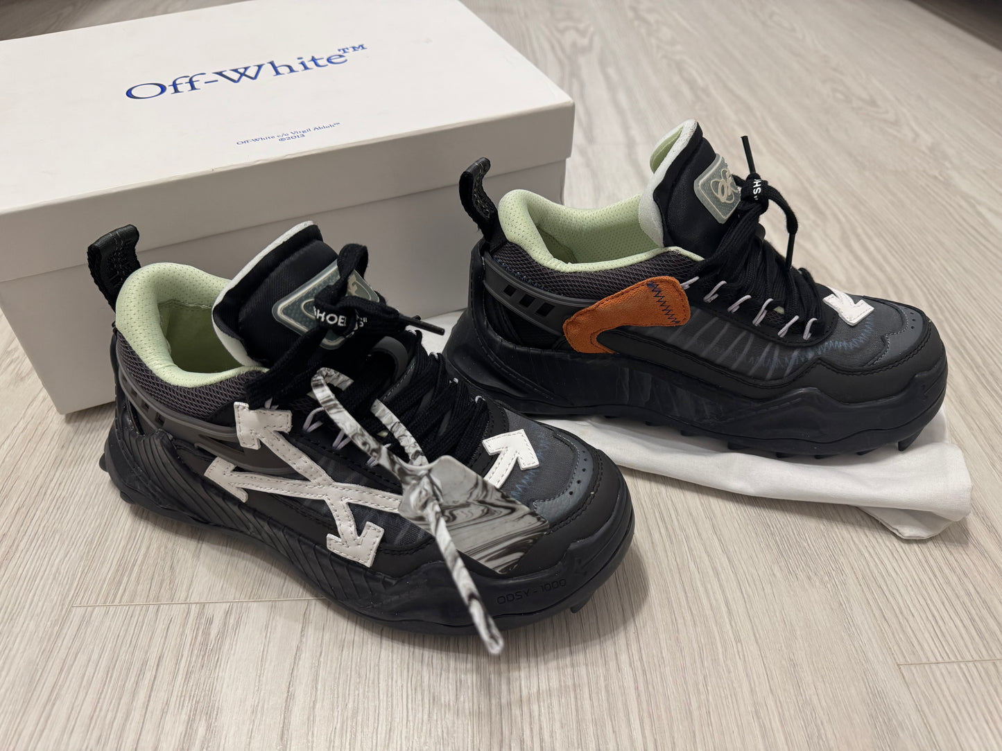 OFF WHITE, Odsy 1000 / Black